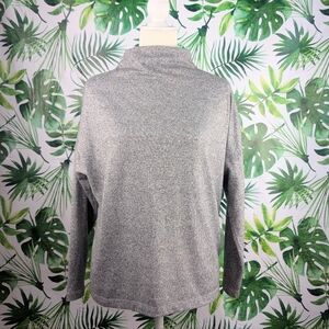 UNIQLO Gray Mock Neck Top (Size: Small) 8oz